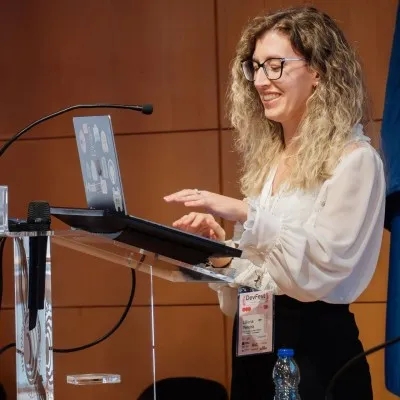 Liliana Pereira speaking at a conference